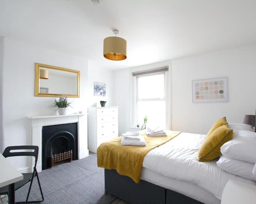 City Centre 4 Bedroom House Winchester Extérieur photo