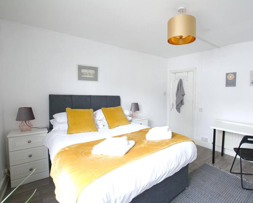 City Centre 4 Bedroom House Winchester Extérieur photo