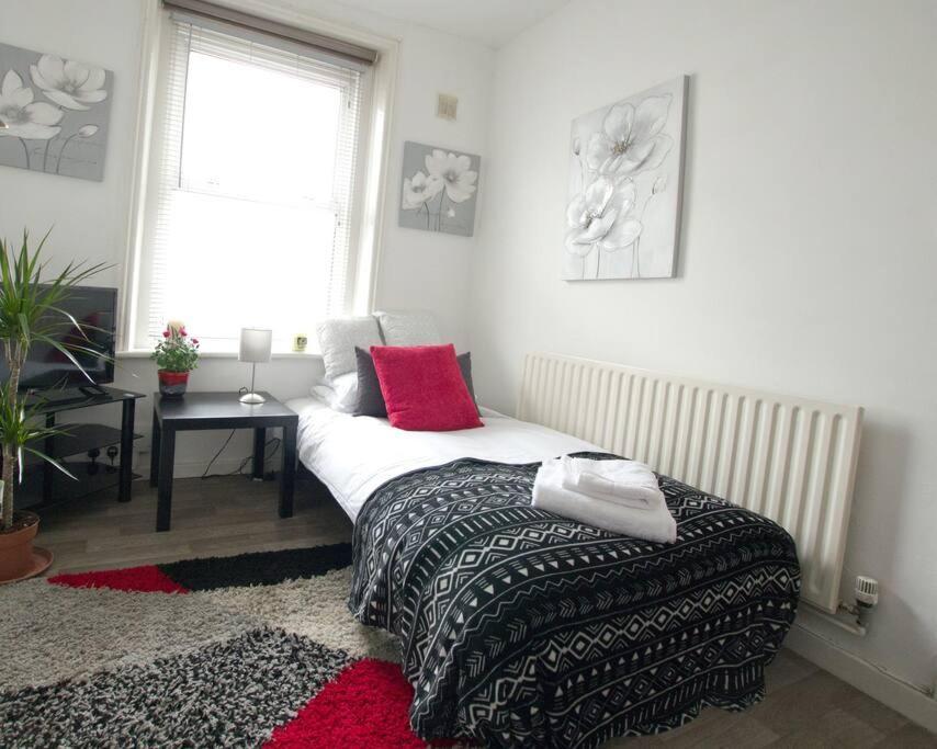 City Centre 4 Bedroom House Winchester Extérieur photo