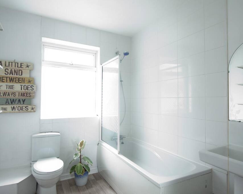City Centre 4 Bedroom House Winchester Extérieur photo