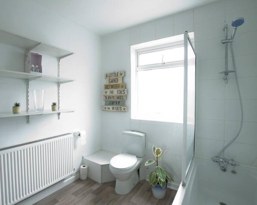 City Centre 4 Bedroom House Winchester Extérieur photo