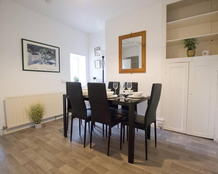City Centre 4 Bedroom House Winchester Extérieur photo