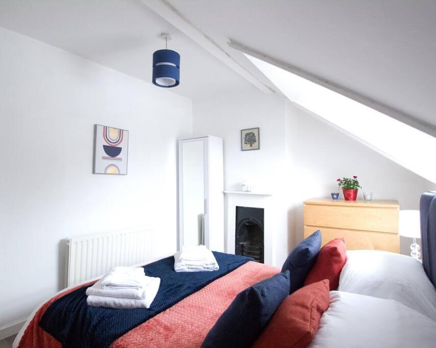 City Centre 4 Bedroom House Winchester Extérieur photo