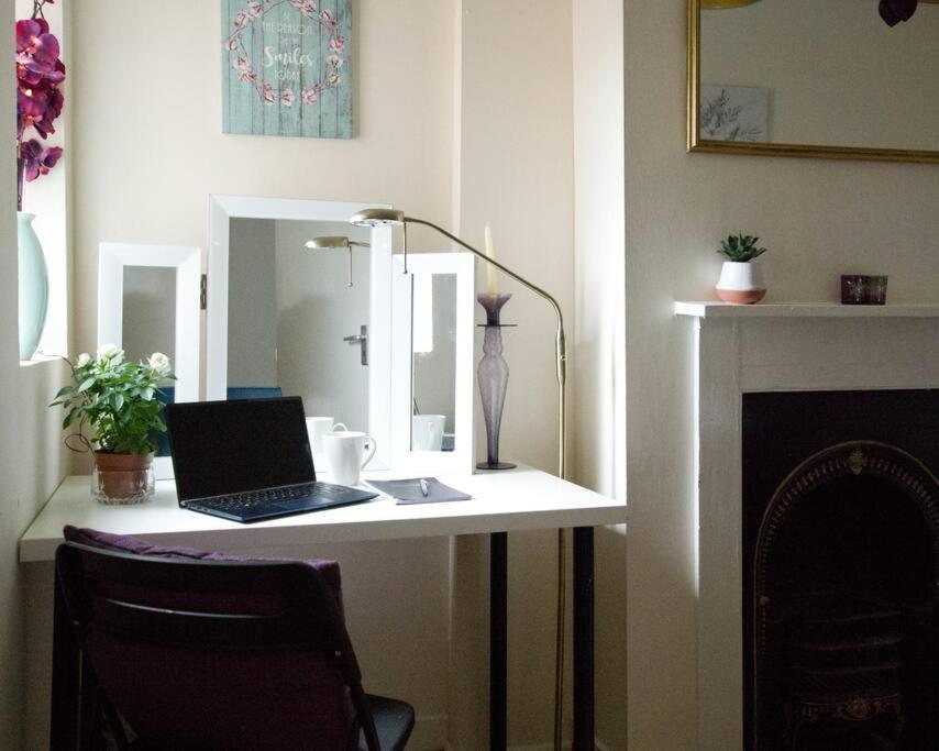 City Centre 4 Bedroom House Winchester Extérieur photo